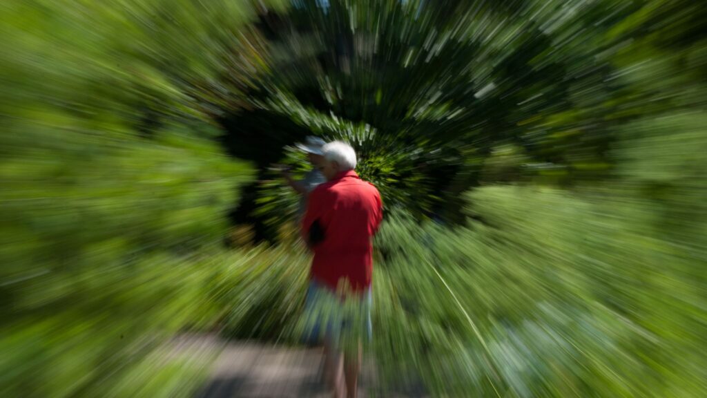 En person er nødt å få behandling av svimmelhet